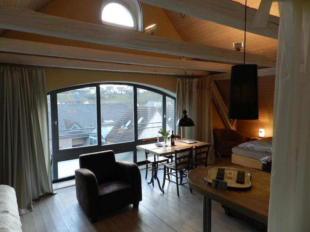Blue Wall Bnb Gebenstorf Номер фото
