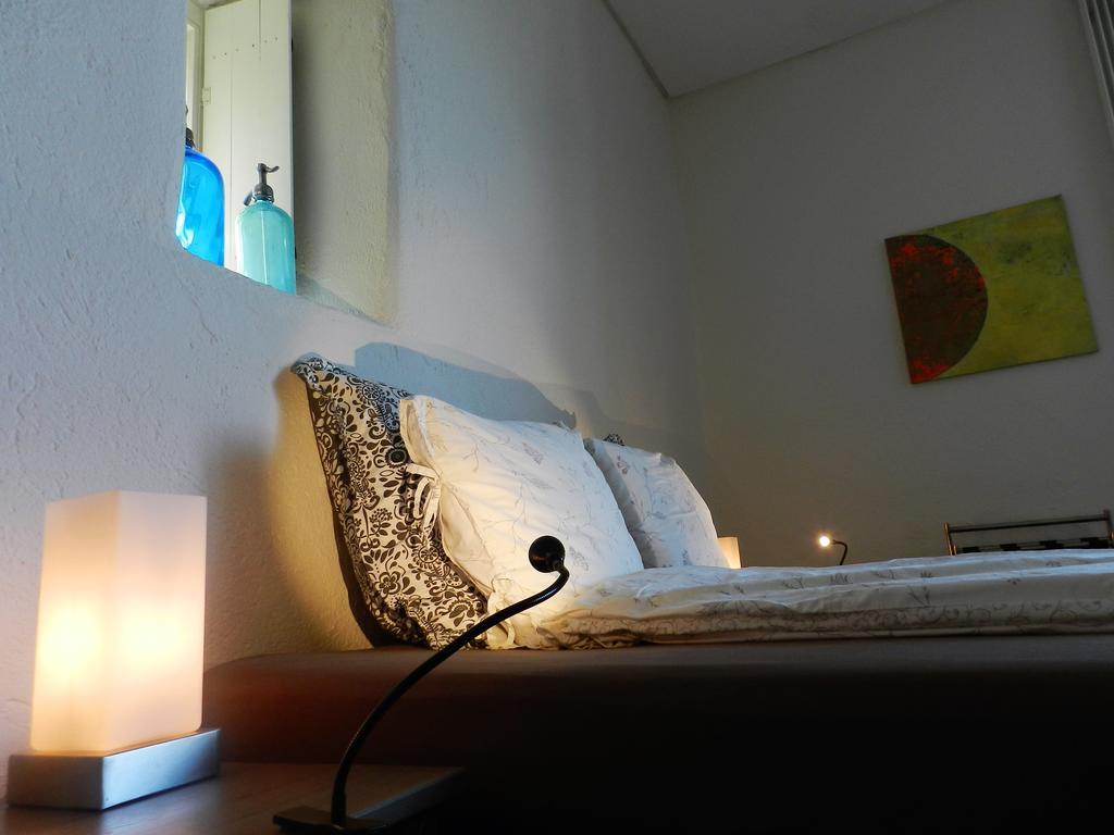Blue Wall Bnb Gebenstorf Екстер'єр фото