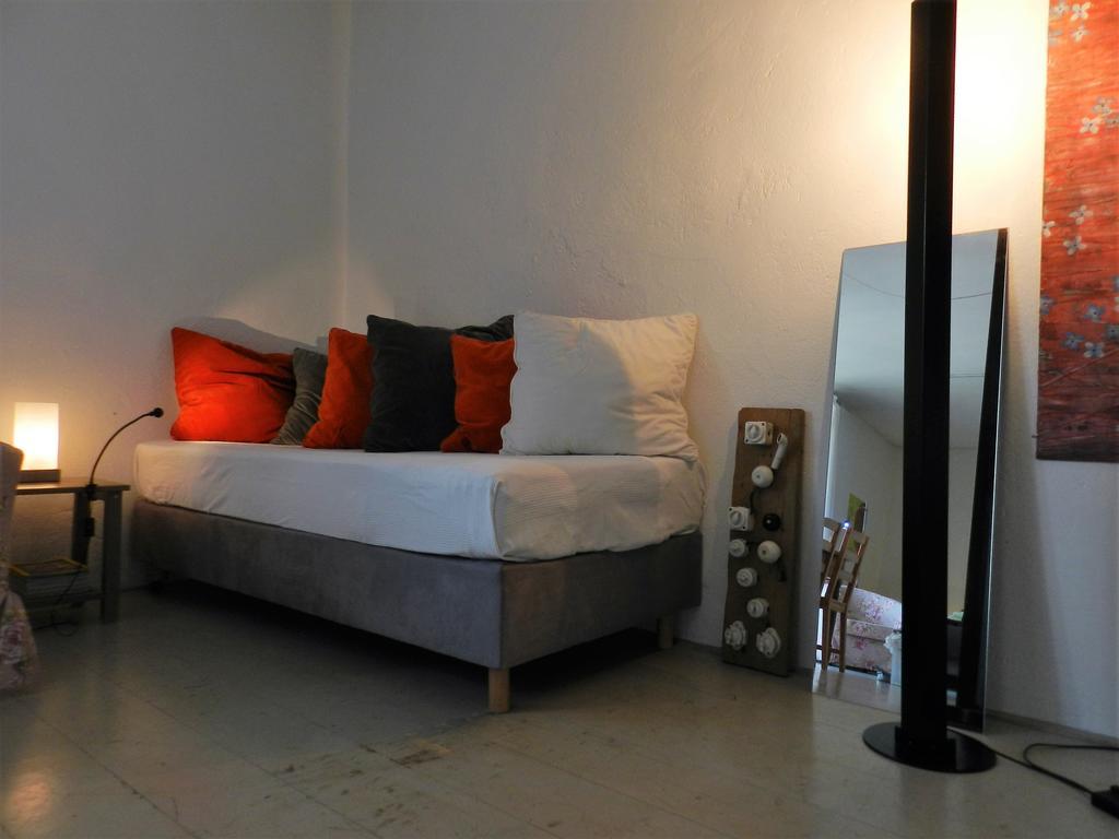 Blue Wall Bnb Gebenstorf Екстер'єр фото